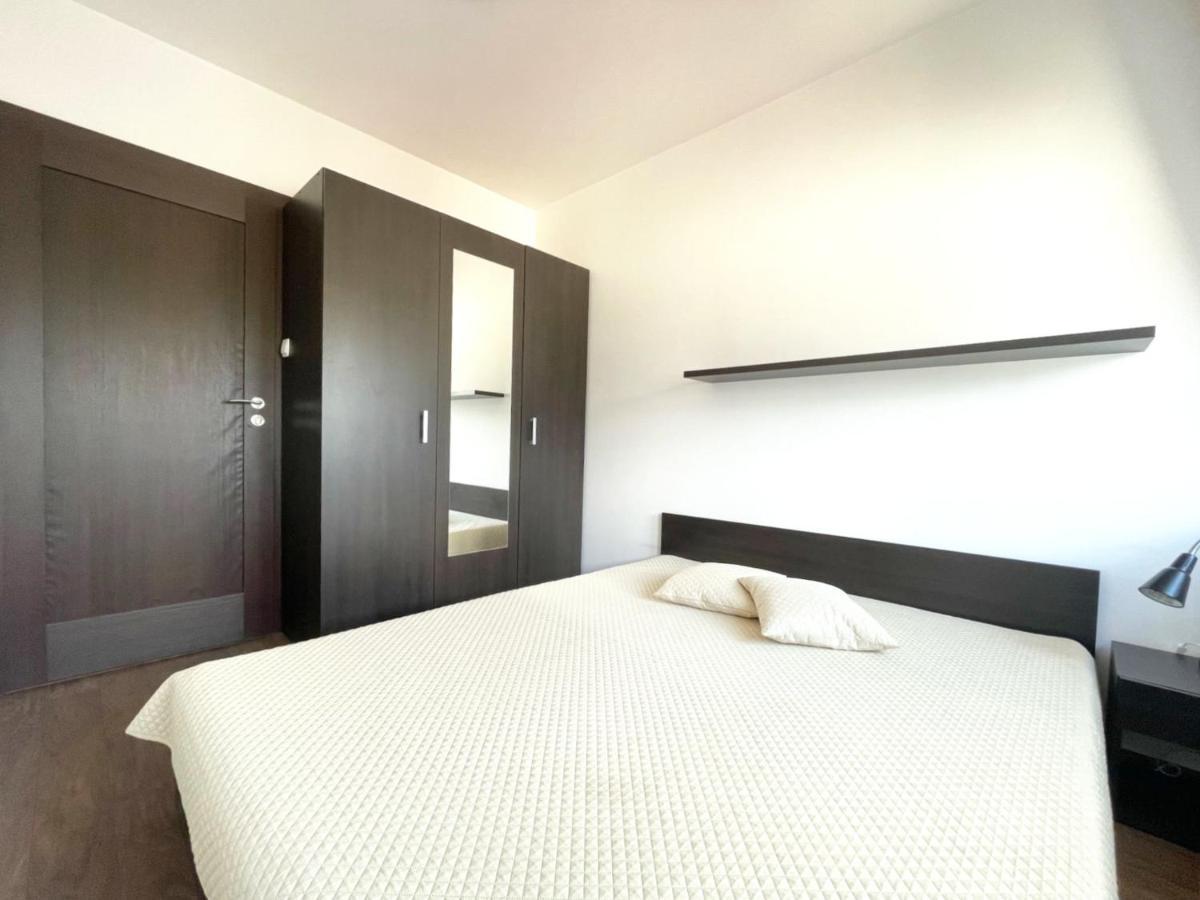 Apartament Quiet Apartment Krakow Bagian luar foto